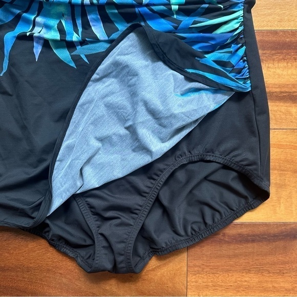 Lands End Palm Tree Swimsuit - Picture 4 of 9